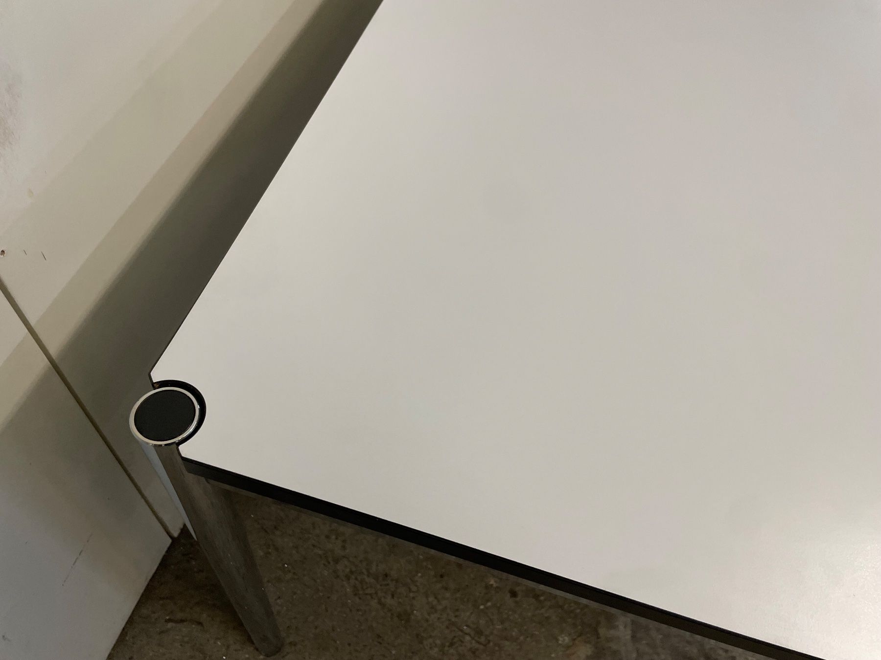 USM Tavoli: Usm Haller Tisch – Usato da Basel venduto da M.Secondhand 4