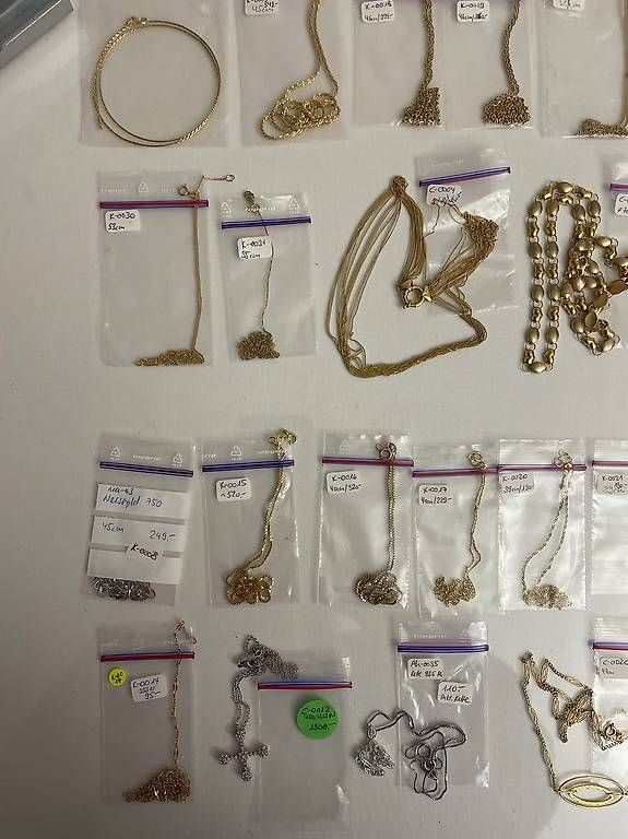 Altri gioielli: Gold Ketten und Colliers Sammlung – Usato da Muttenz venduto da einfach-schoen 1