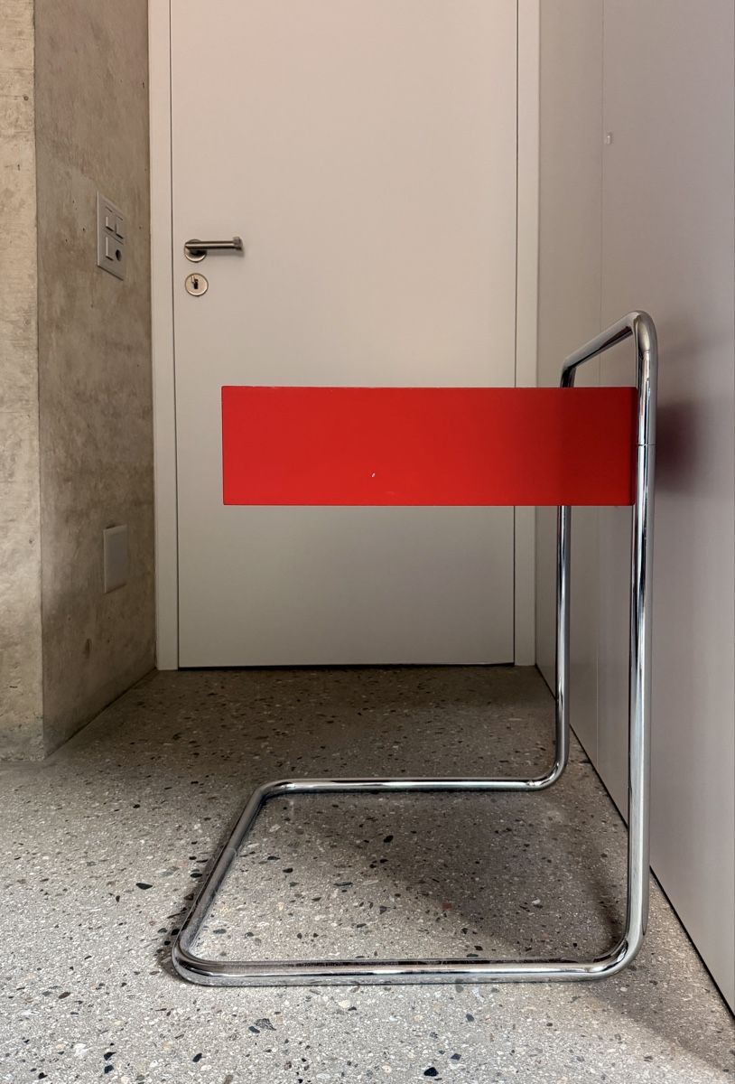Thonet Tische: B 117 Beistelltisch von Thonet  – Gebraucht aus Iragna von ailtire 5