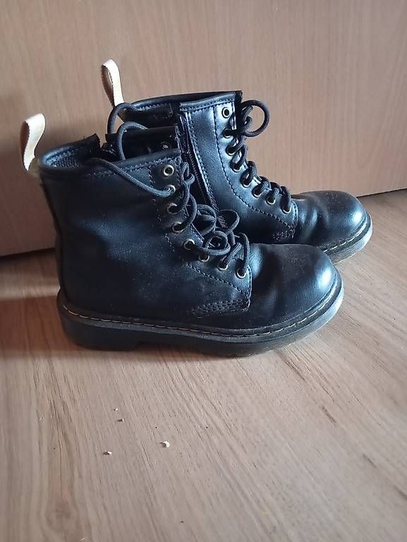 Herrenschuhe: Dr. Martens Kinderschuhe – Gebraucht aus Niederdorf von muenchenstein 2