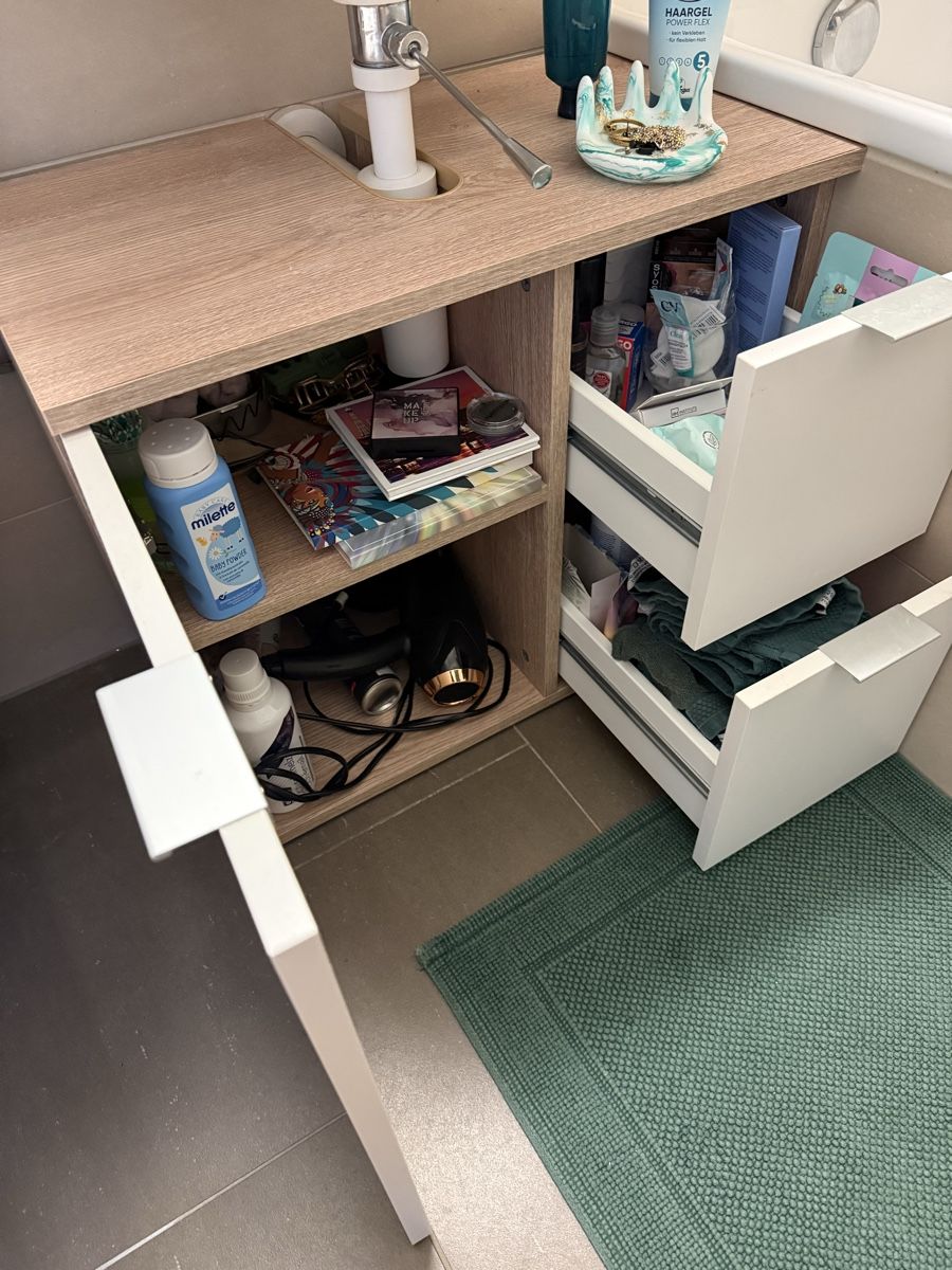 Micasa Installations & Meubles: Lavabo Möbel (ohne Inhalt oder Zubehör) – D'occasion à Birmensdorf ZH par JennyJey 1