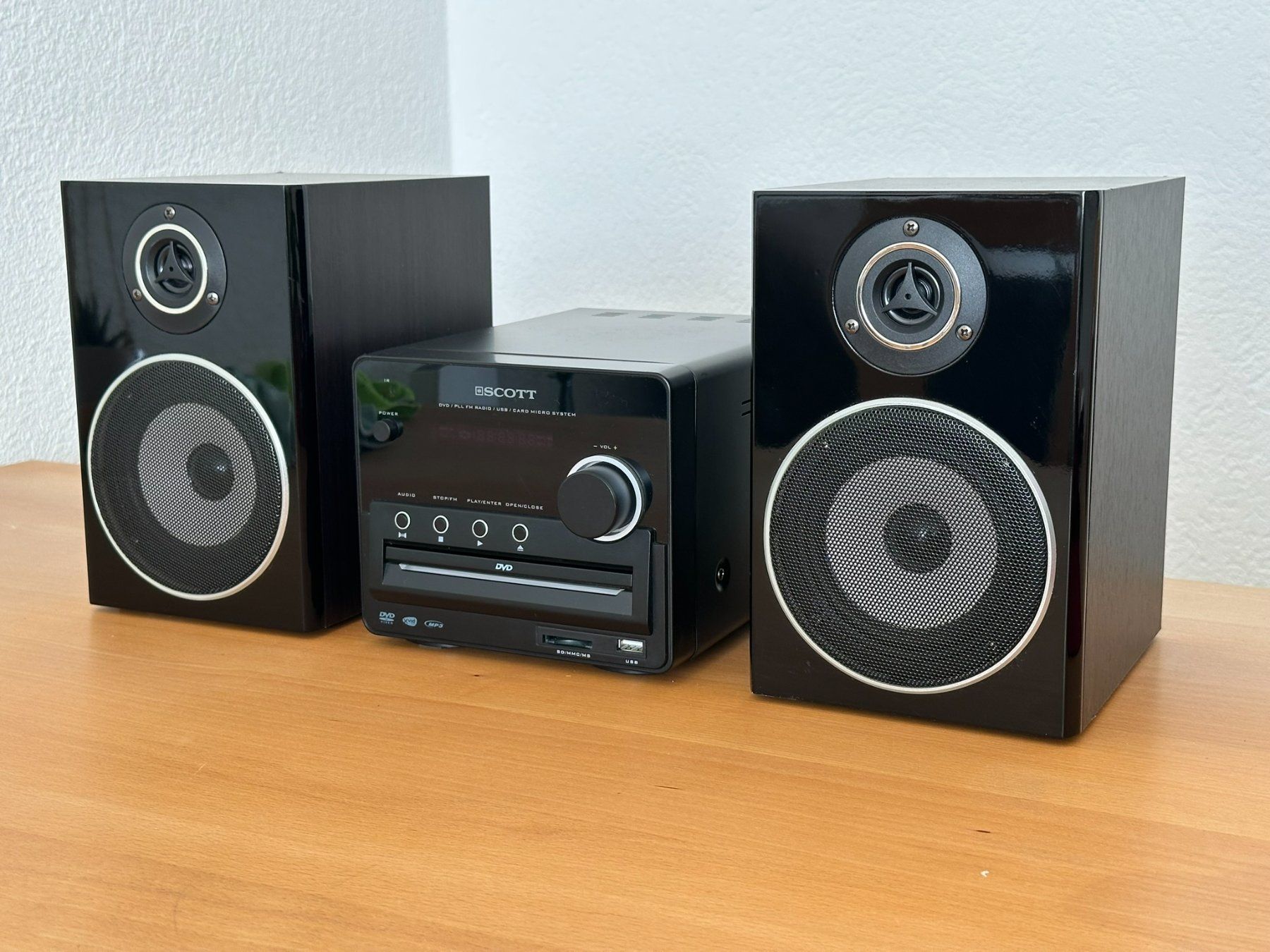 Systèmes audio & multimédias: Scott DVD MICRO SYSTEM S2 (CD-Ripper -> USB) – D'occasion à Kleinwangen par lamboboy