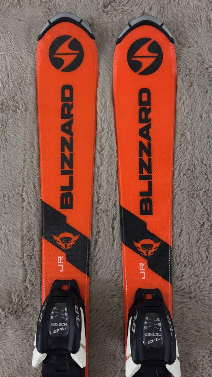 Blizzard Skis: Blizzard Firebird Junior Ski 110cm mit Marker Bindung – D'occasion à Dietlikon par kickboxer_999 1