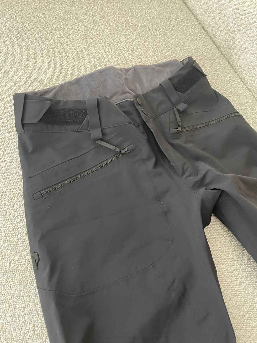 Peak Performance Hosen: Peak Performance Ski Pants W - Black, Size M – Gebraucht aus Au ZH von use_jgn2 4