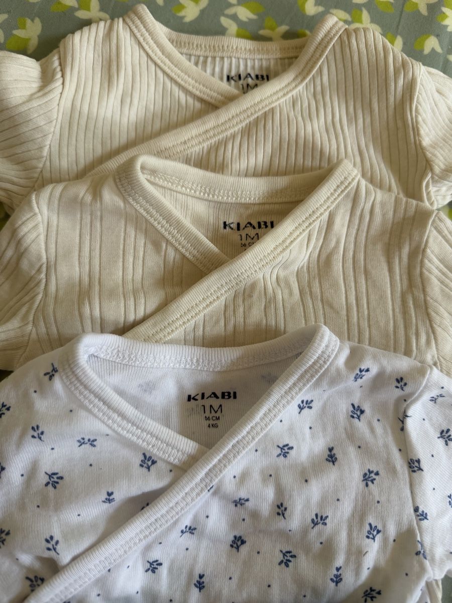 Lotti & Set di vestiti: Lot bodies 1 mois – Usato da Buttes venduto da eme_d9bw 2