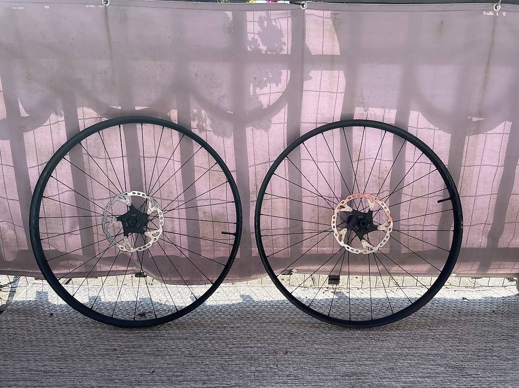 Pezzi di ricambio:  Paire de roues VTT 29" Jantes – Usato da Leysin venduto da and_tcv5