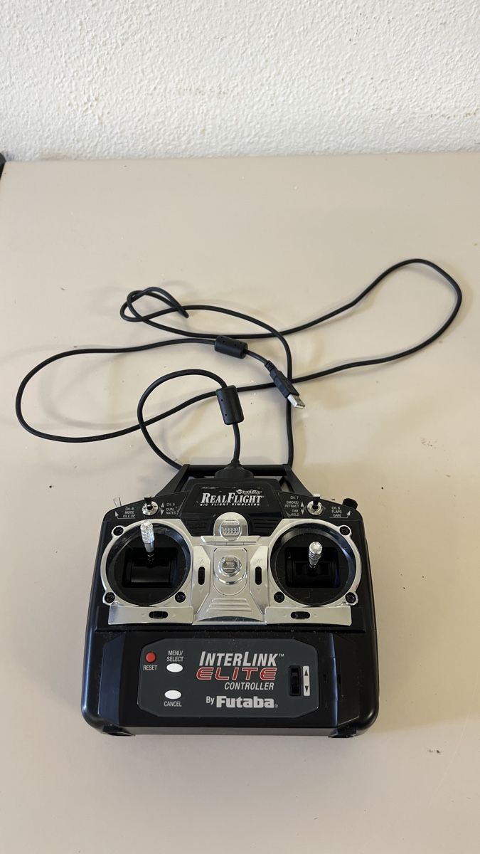Commande à distance: Fernbedienung Real Flight InterLink Elite by Futaba – D'occasion à Unterkulm par Sita013