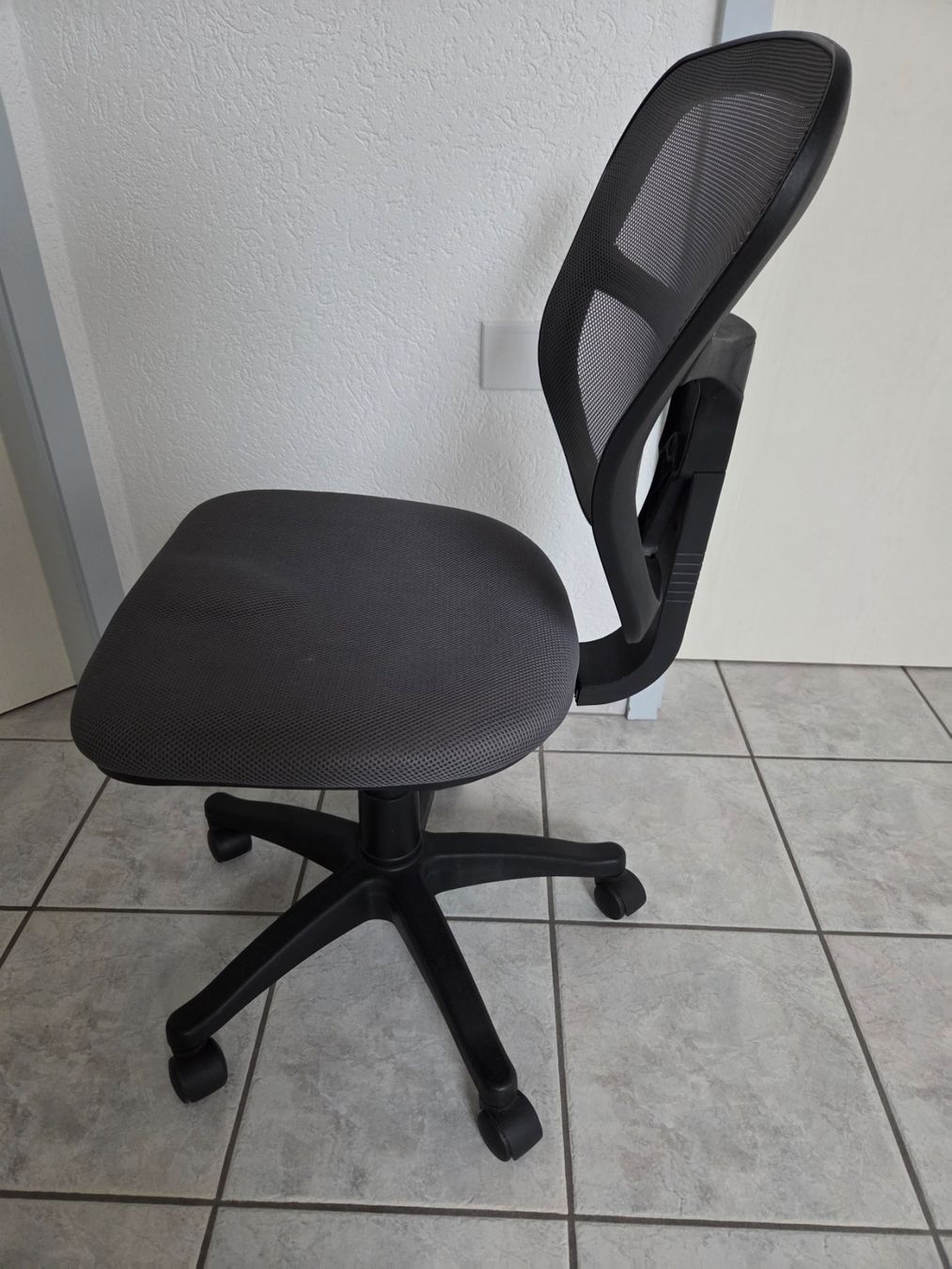 Sedie: Chaise de bureau grise – Usato da Courroux venduto da Soleilpat47 2