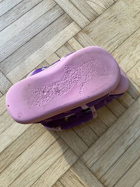 Schuhe für Mädchen: Hausschuhe Gr. 26 – Gebraucht aus Zollikon von CorViv 2