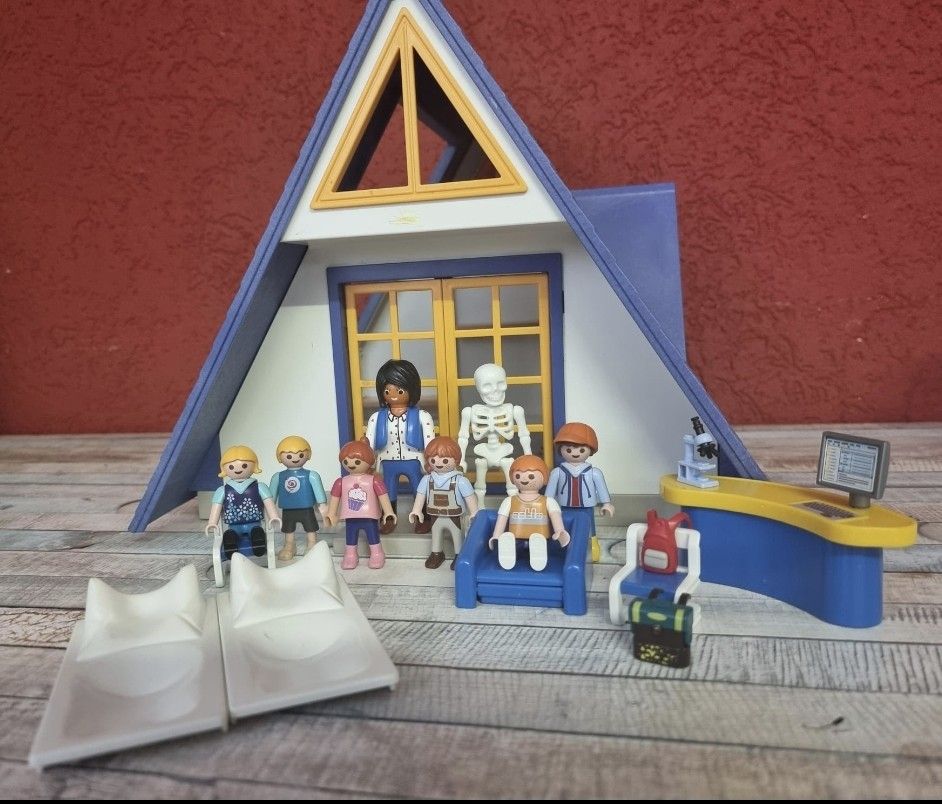 Playmobil Giocattoli: Playmobil Ferienhaus – Usato da Wichtrach venduto da kne_62tl