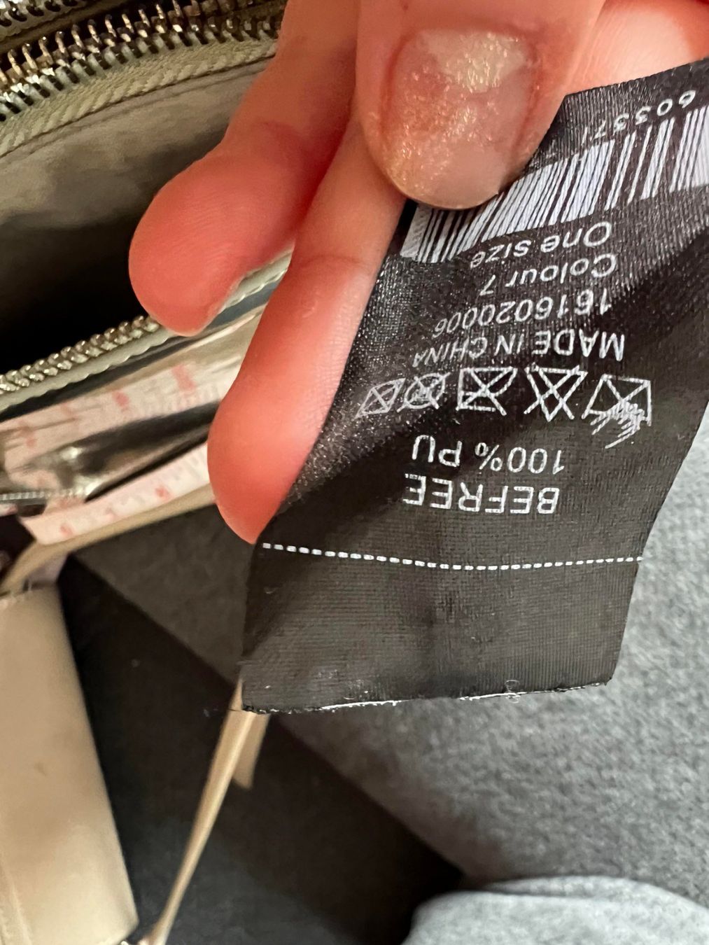 Taschen für Damen: Tasche – Gebraucht aus Riehen von edu_92w7 5