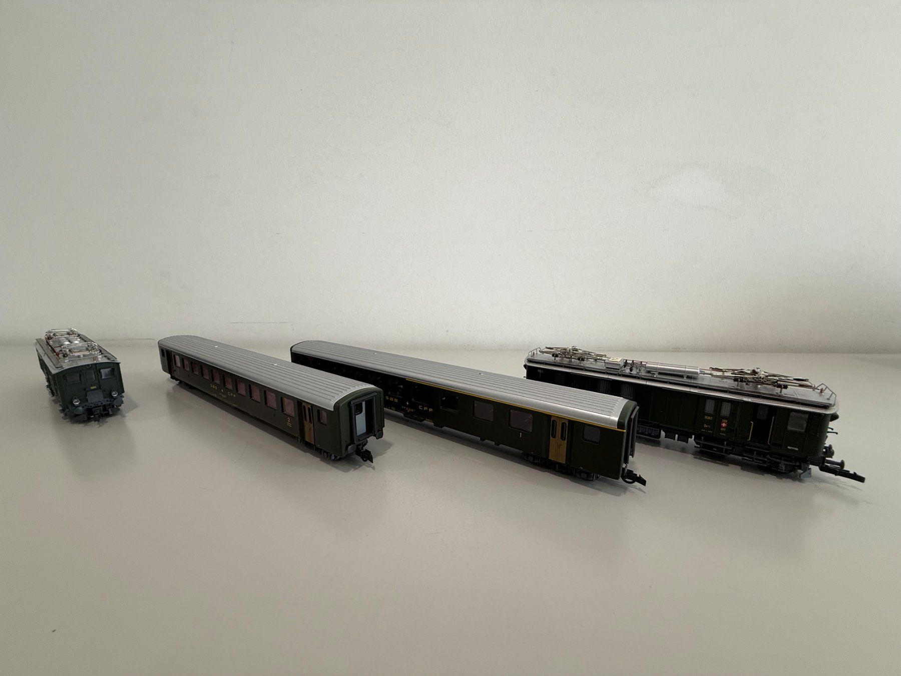 Roco Modellini di ferrovie: Zugset vierteilig "Sulgener Pendel" der SBB – Nuovo (secondo la descrizione) da Oftringen venduto da Pgi 3