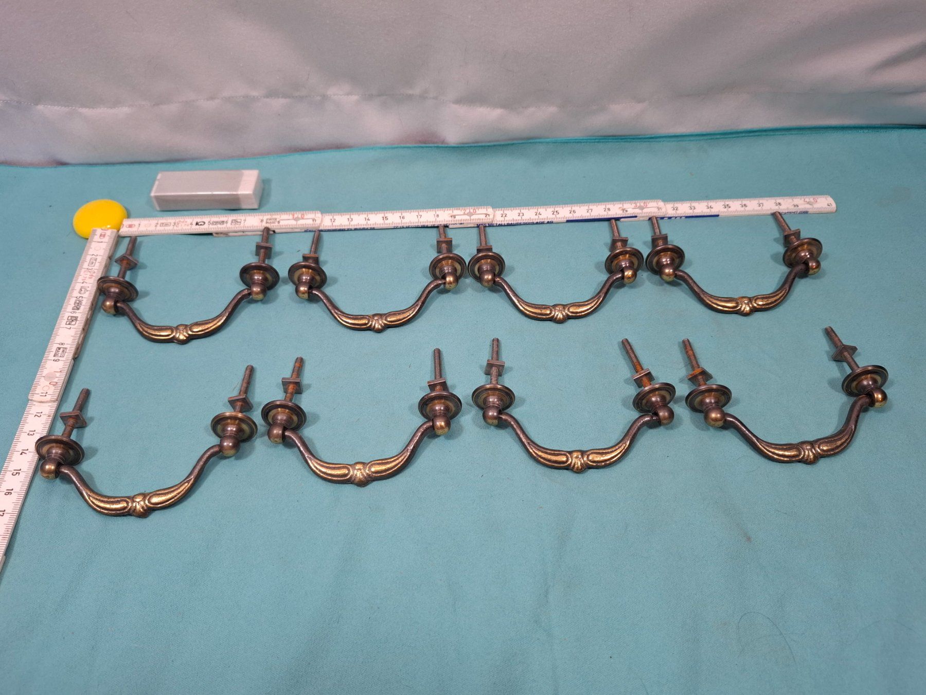 Ferramenta: 8 Möbel Fall Griffe mit Rosetten, Antik Style (4079#MBS3) – Nuovo (secondo la descrizione) da Baar venduto da rocca268