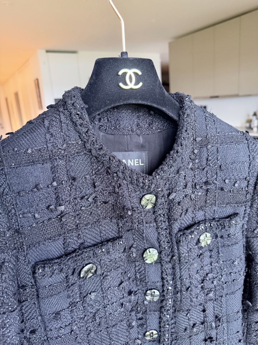 Chanel Giacche: Chanel Tweed 2023 Runway Jacket – Nuovo (secondo la descrizione) da Meilen venduto da ana_nln9 4