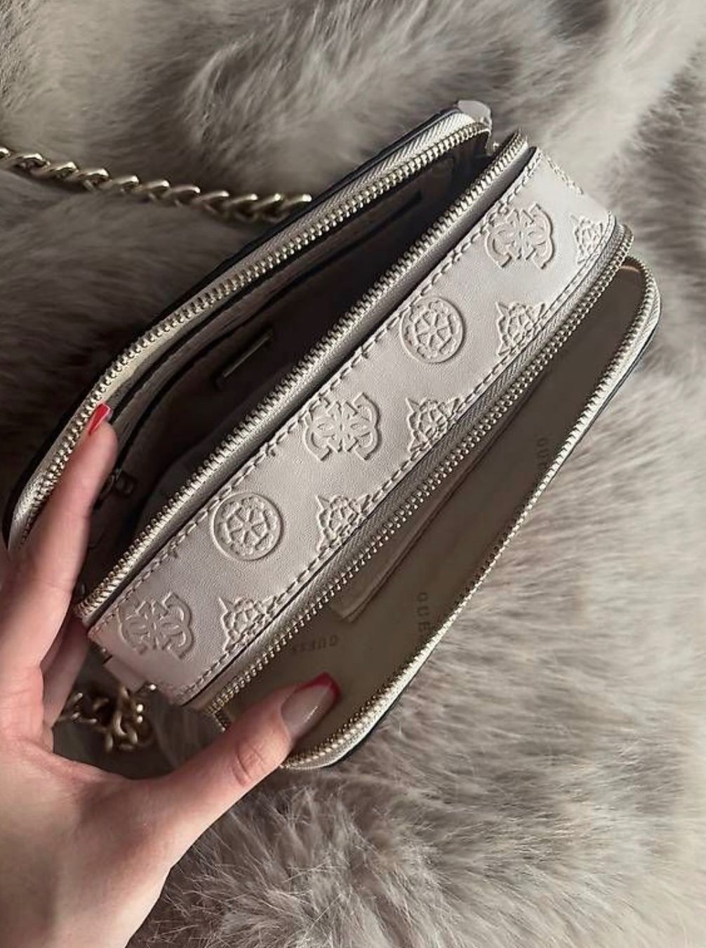 Guess Borse da donna: Guess Umhängetasche Rosa – Usato da Basel venduto da jvxmm 2