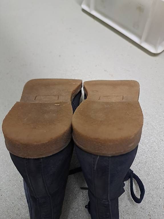 Scarpe da donna: Winterschuhe Gr.37 – Usato da Wangen SZ venduto da Peatsches 1