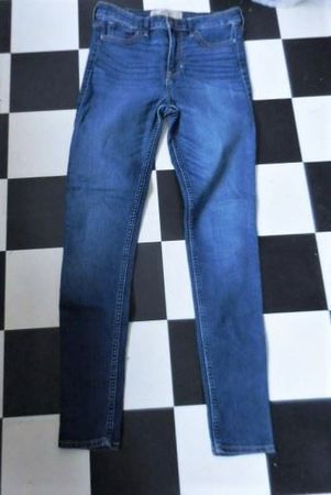 s.Masse Gr. 34 / 36 HOLLISTER Jeans W27L31Bund einfach 38cm