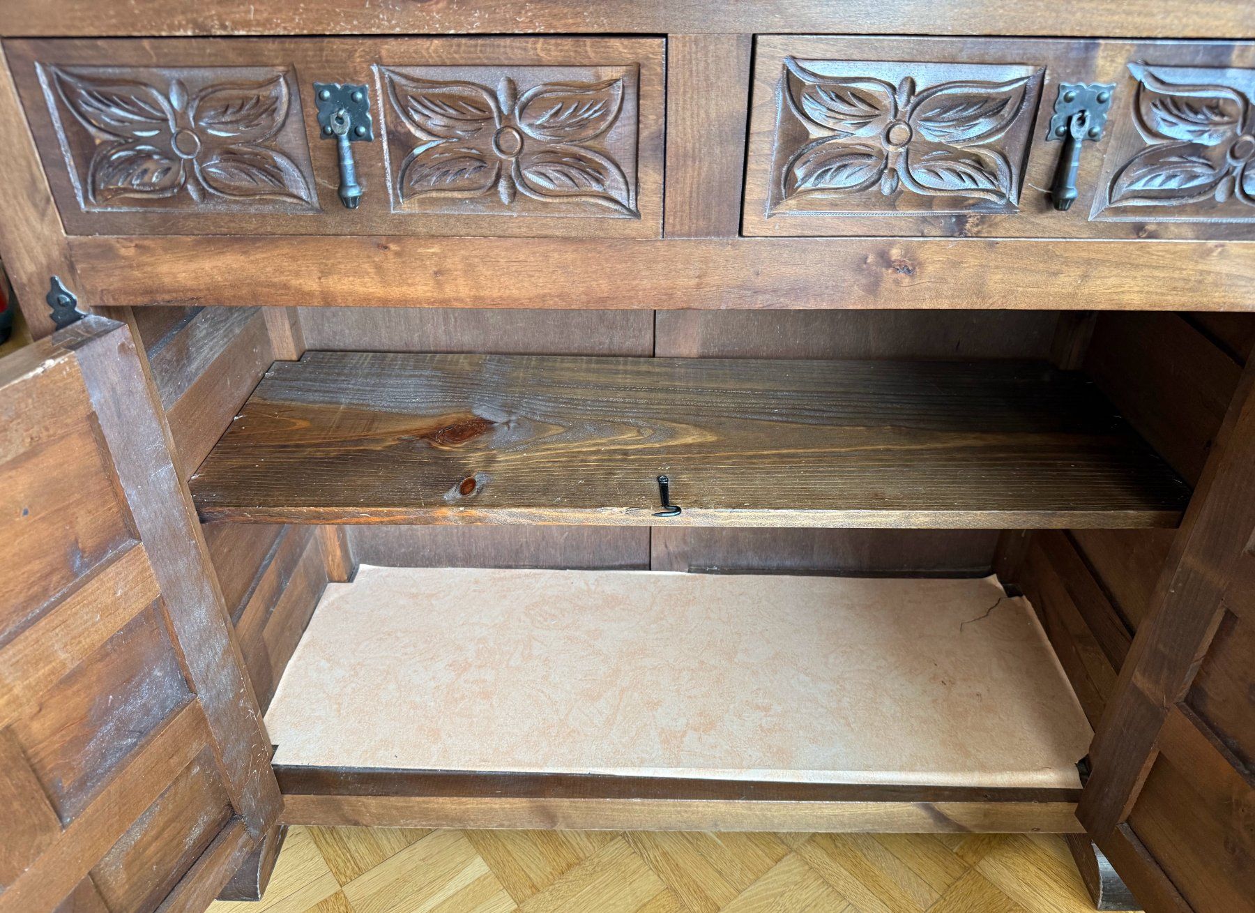 Kommoden: Schuhkommode/Sideboard, Holz rustikal – Gebraucht aus Uerikon von TT51 2