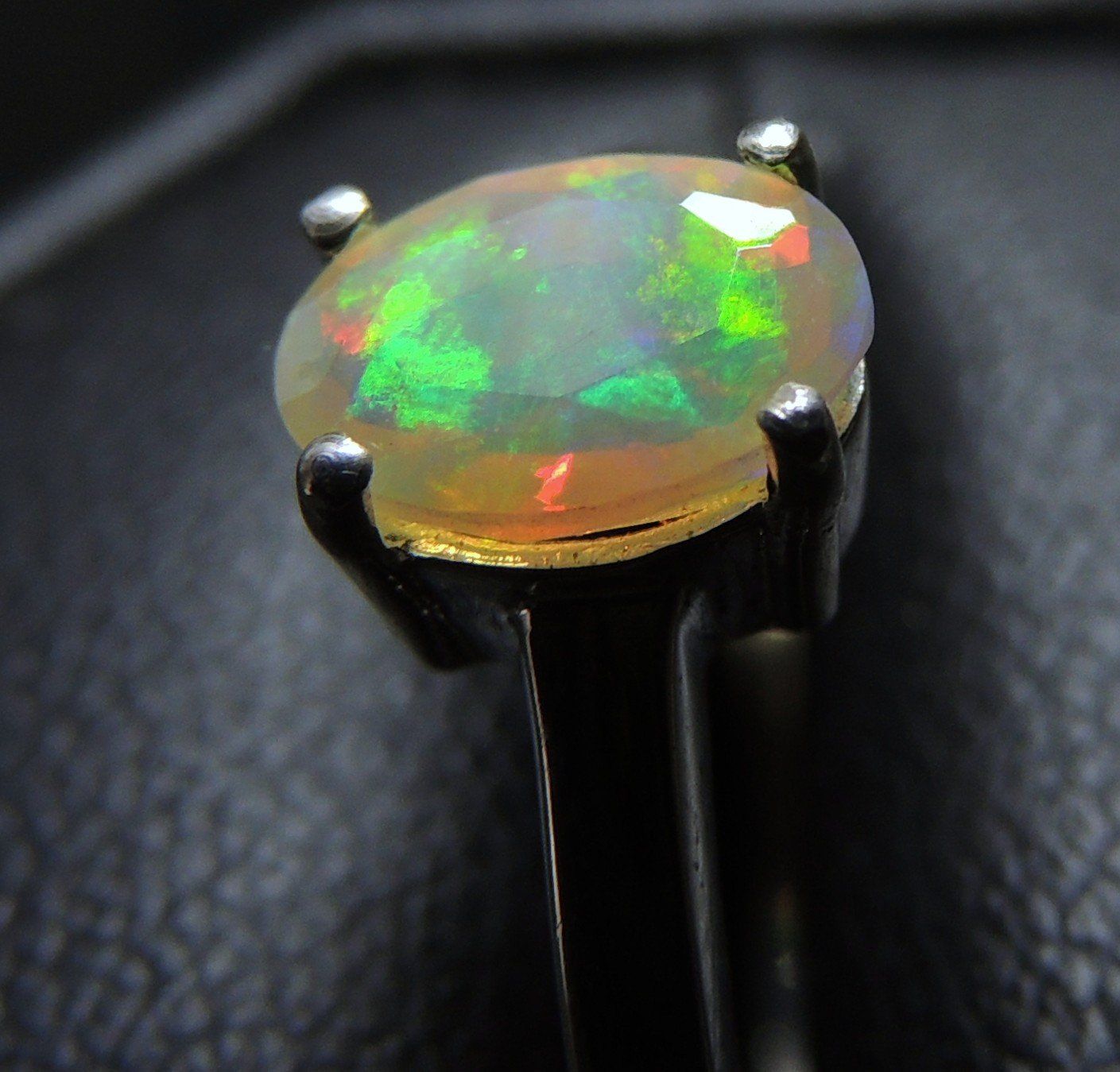Anelli: Farbintensiver äthiopischer Opal Silber 925 Fingerring – Nuovo (secondo la descrizione) da Waldenburg venduto da schaller707 4