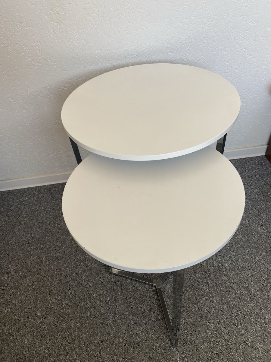 Set di tavolo e panche: Beistelltisch weiss – Usato da Landquart venduto da pamir123 1