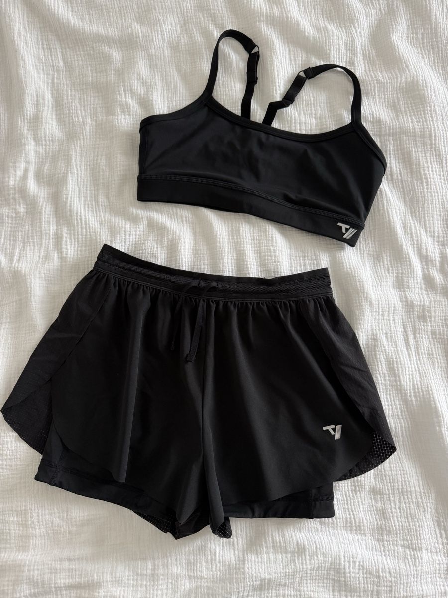 Lots de vêtements: teveo running set – D'occasion à Altikon par borchardt.sara