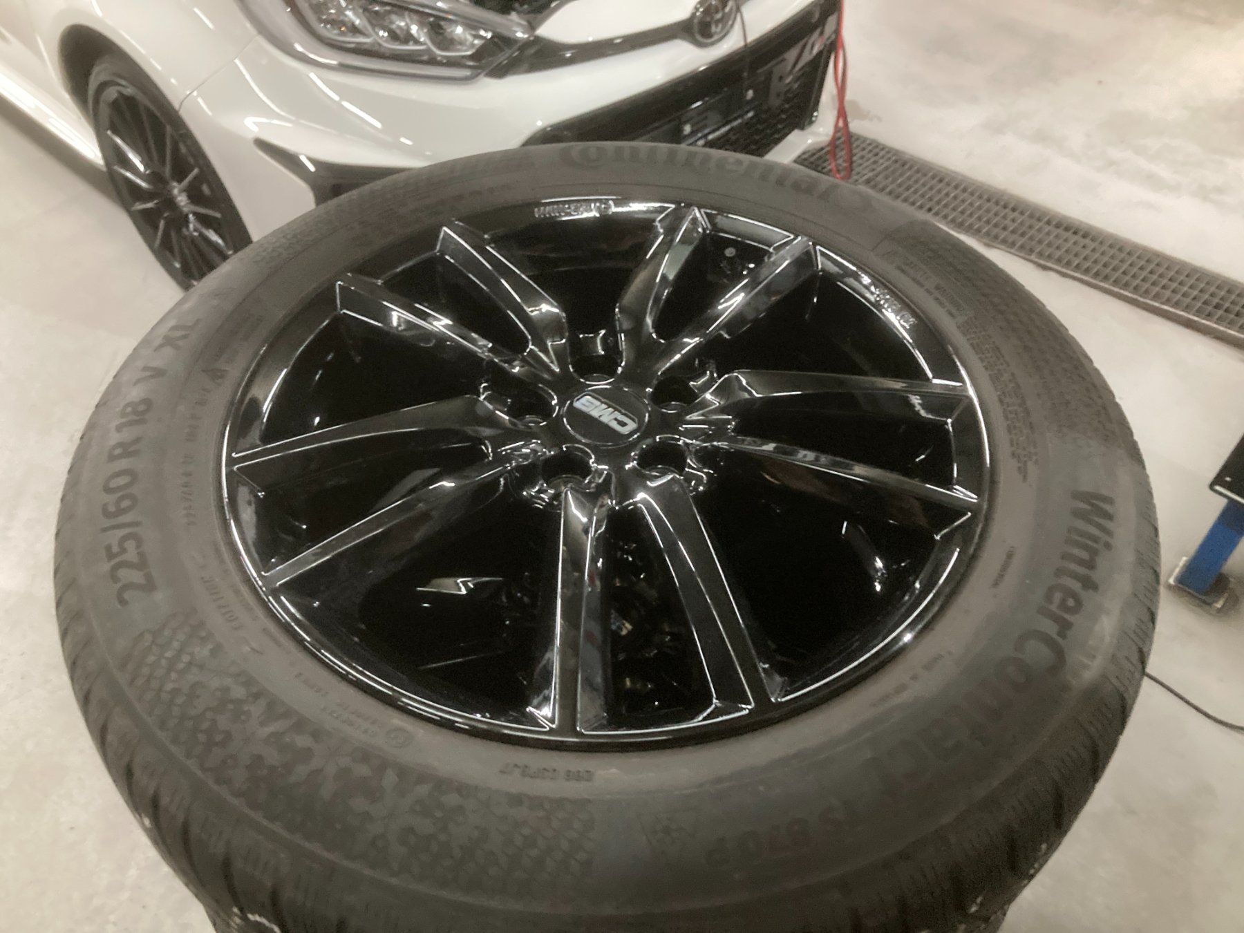 Ford Pneumatici & Ruote complete: Ford Mustang Mach E Winterräder 225/60R18 – Usato da Cham venduto da WB2223 3