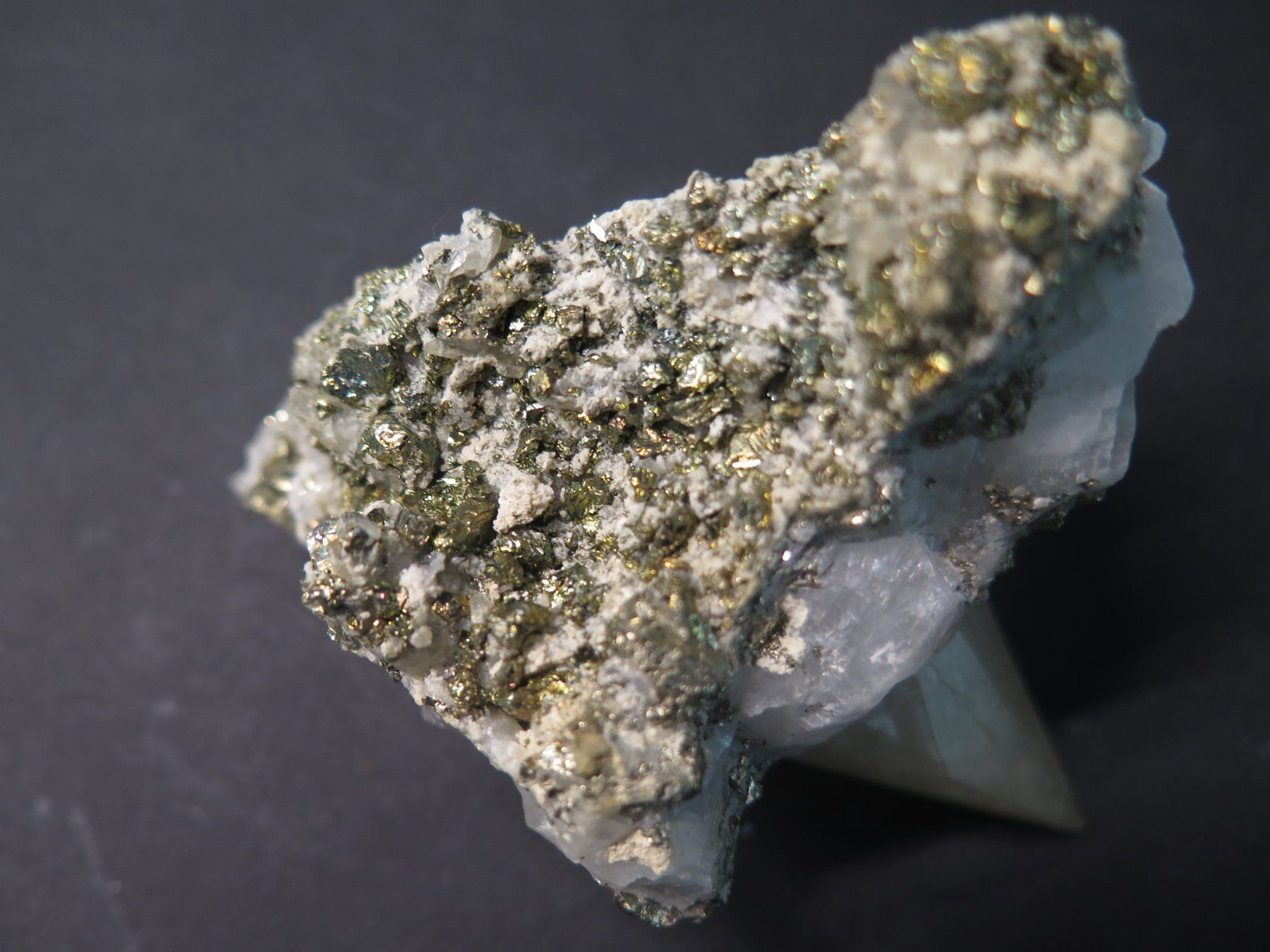 Minerali & Pietre curative: Calcit mit Pyrit von Peru ca. 248 gr. – Usato da Schaffhausen venduto da Yamakana51L8736OQ8 6