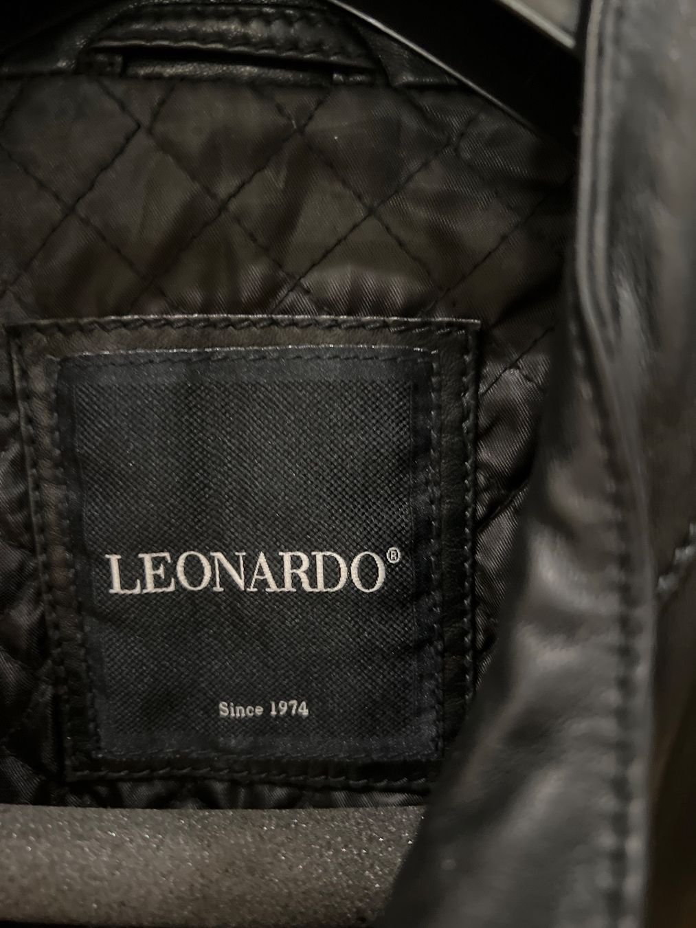 Vestes: Leonardo – D'occasion à Menzingen par Dali2504 1