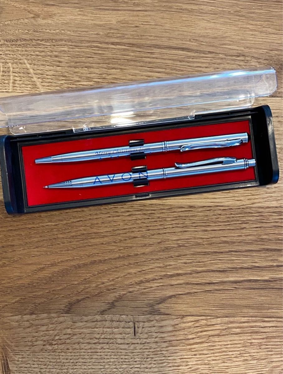 Penna & Evidenziatori: Avon Kügelschreiber – Usato da Oberentfelden venduto da ana_s526