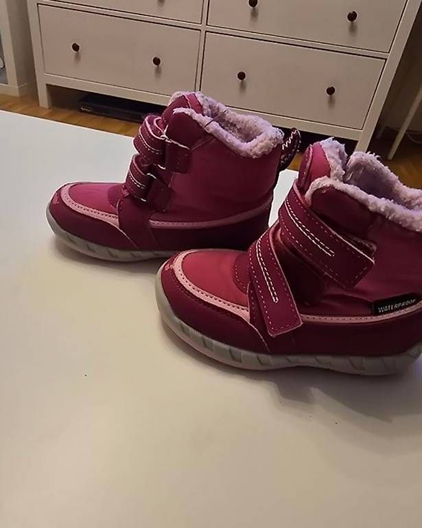 Scarpe per ragazzi: Winterschuhe (Grösse 23) – Usato da Klingnau venduto da GiiNii95 1