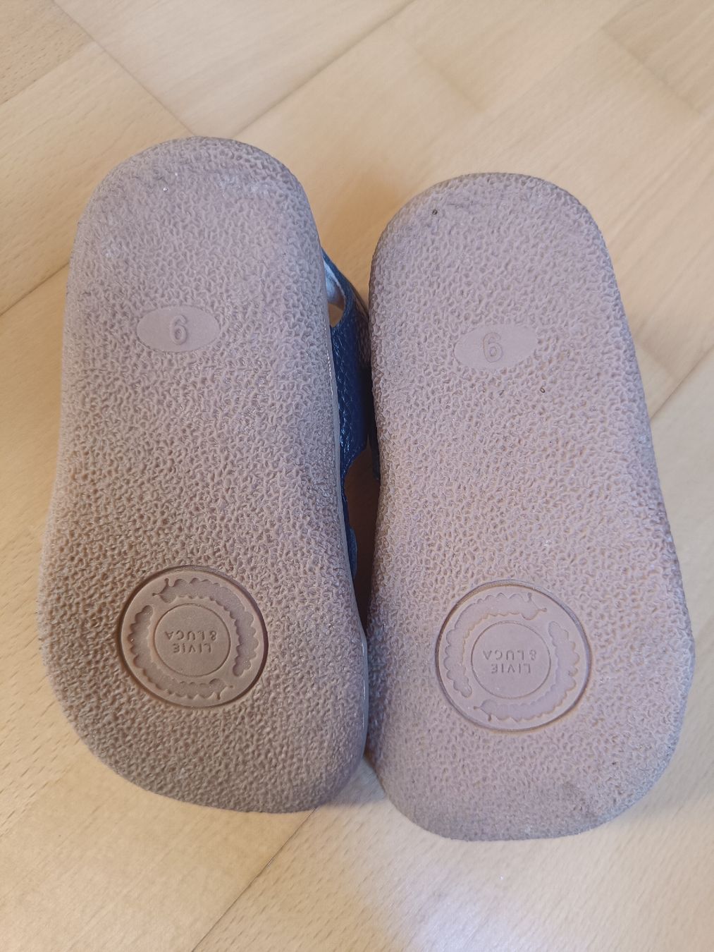 Schuhe für Jungen: Sandalen Grösse 26 – Gebraucht aus Jaberg von urig17. 1