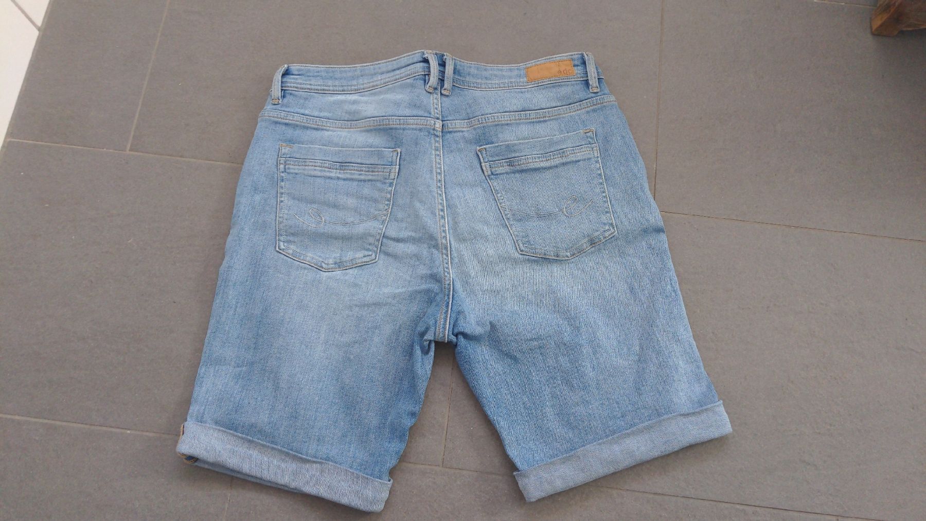 Esprit Jeans: EDC Sommerliche Shorts, Jeans hell, gr.30 – Gebraucht aus Sutz von Rawypp 1