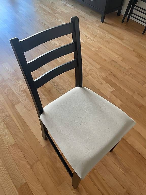 Ikea Sedie: 3 Ikea Stühle Schwarz mit beigen Stuhlbezug – Usato da Zürich venduto da jra_7267