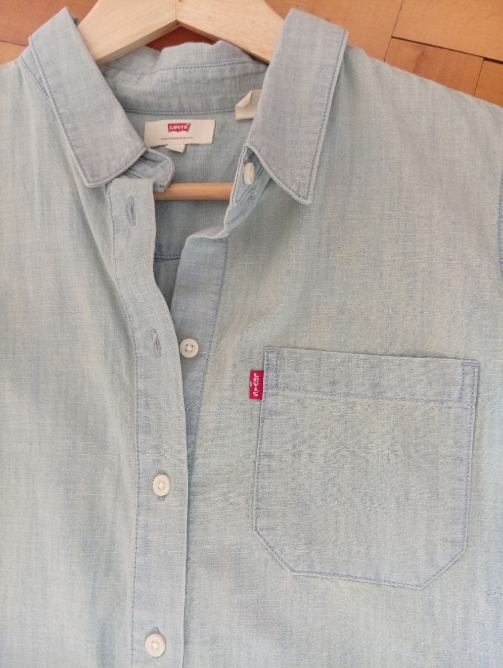 Levi's Blusen: Damen Bluse Levi's ärmellos hellblau – Neu (gemäss Beschreibung) aus Zürich von teblapi 2