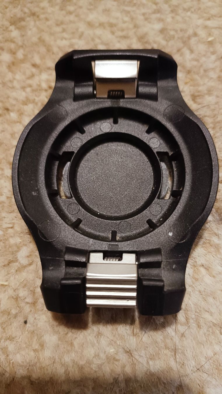Garmin Smartwatch: Garmin Forerunner 945 mit Quick Mount und Quick Release – Usato da Benken SG venduto da Suze74 3