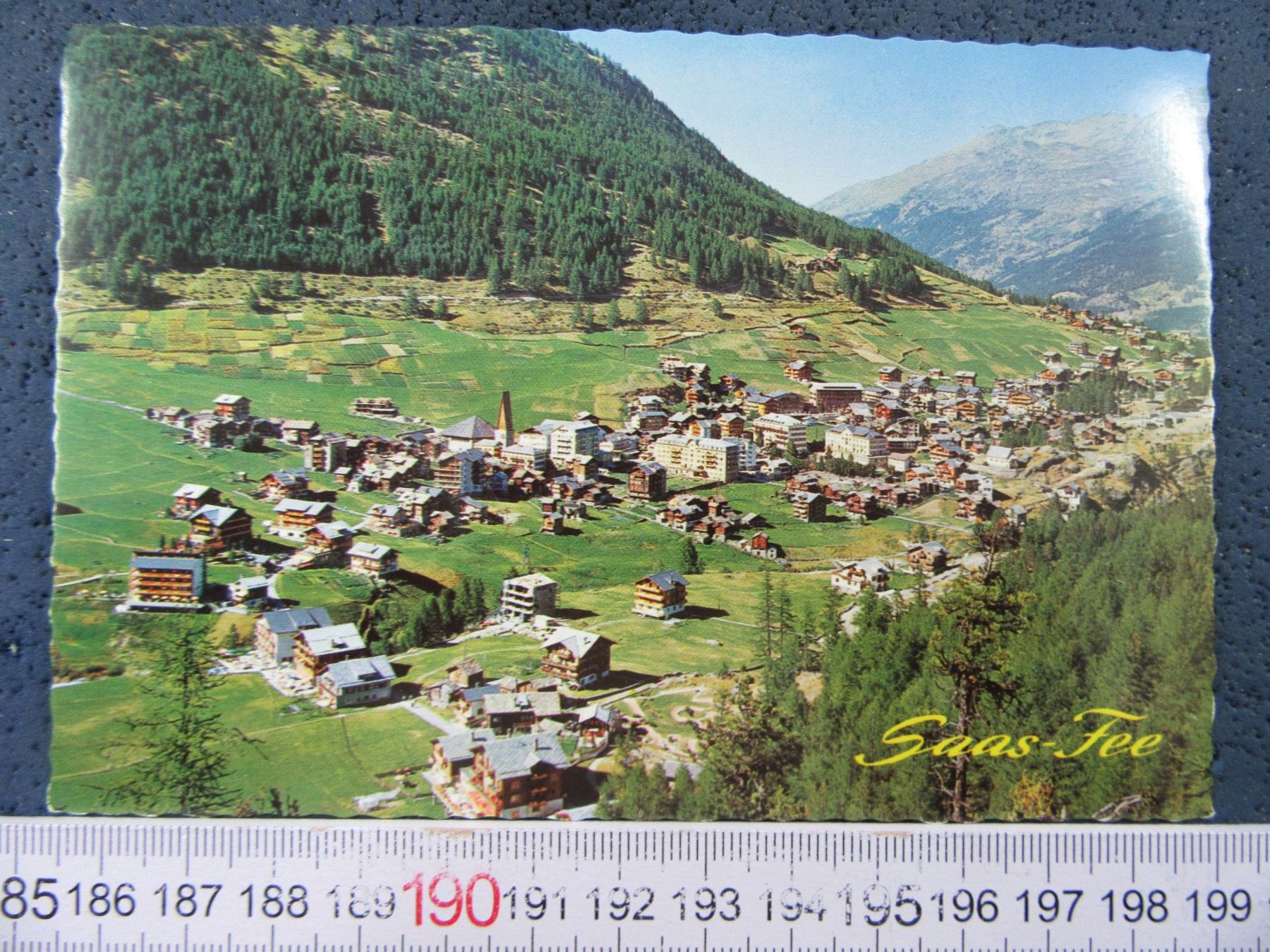 Cartoline postali: SAAS-FEE VS AK LUFTBILD VOGELSCHAU – Usato da Ettingen venduto da Hausi4711