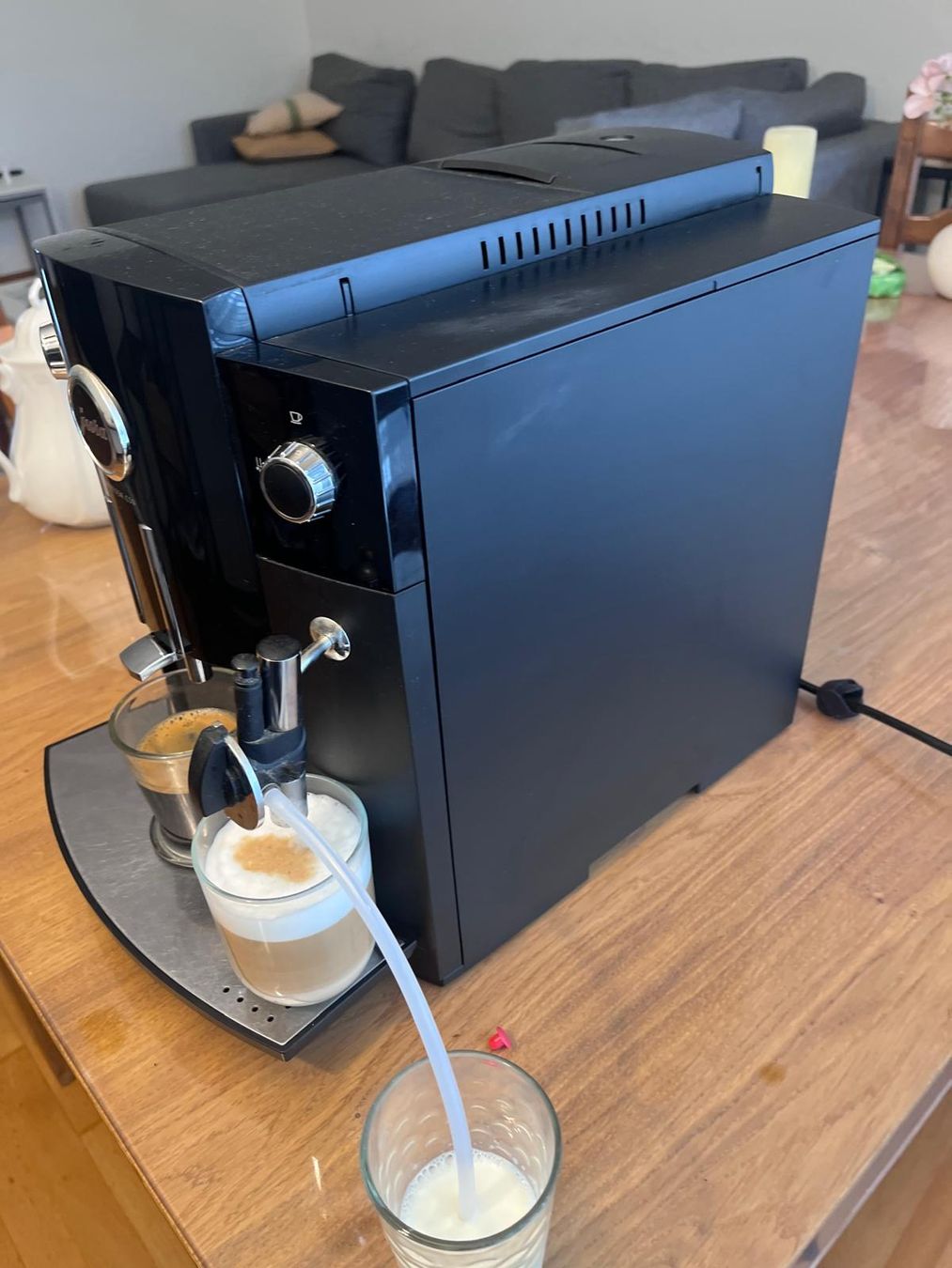 Jura Kaffeemaschinen & Espressomaschinen: JURA C50  – Gebraucht aus Belp von Delphine_ist 3