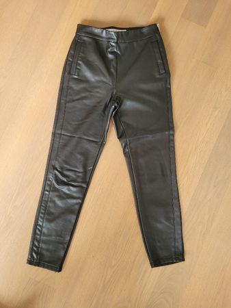 Schwarze Kunstlederhose von Miss Selfridge