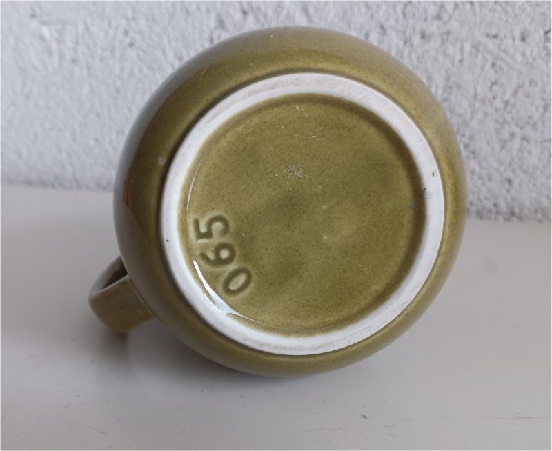 Rössler Karaffen: RÖSSLER olivgrüne Krug 0.65 Liter -D64 – Gebraucht aus Morges von vimajes12 2