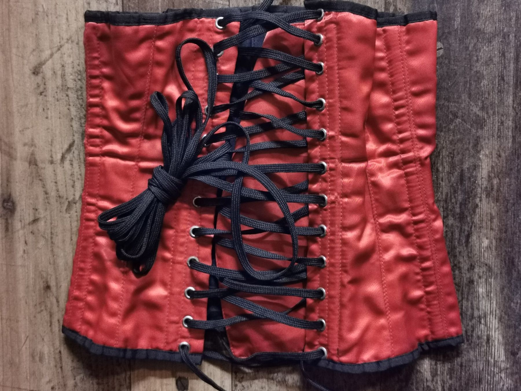 Altra biancheria intima: Korsett rot/schwarz Grösse 34 – Usato da Fischbach-Göslikon venduto da PitBullDoll 1