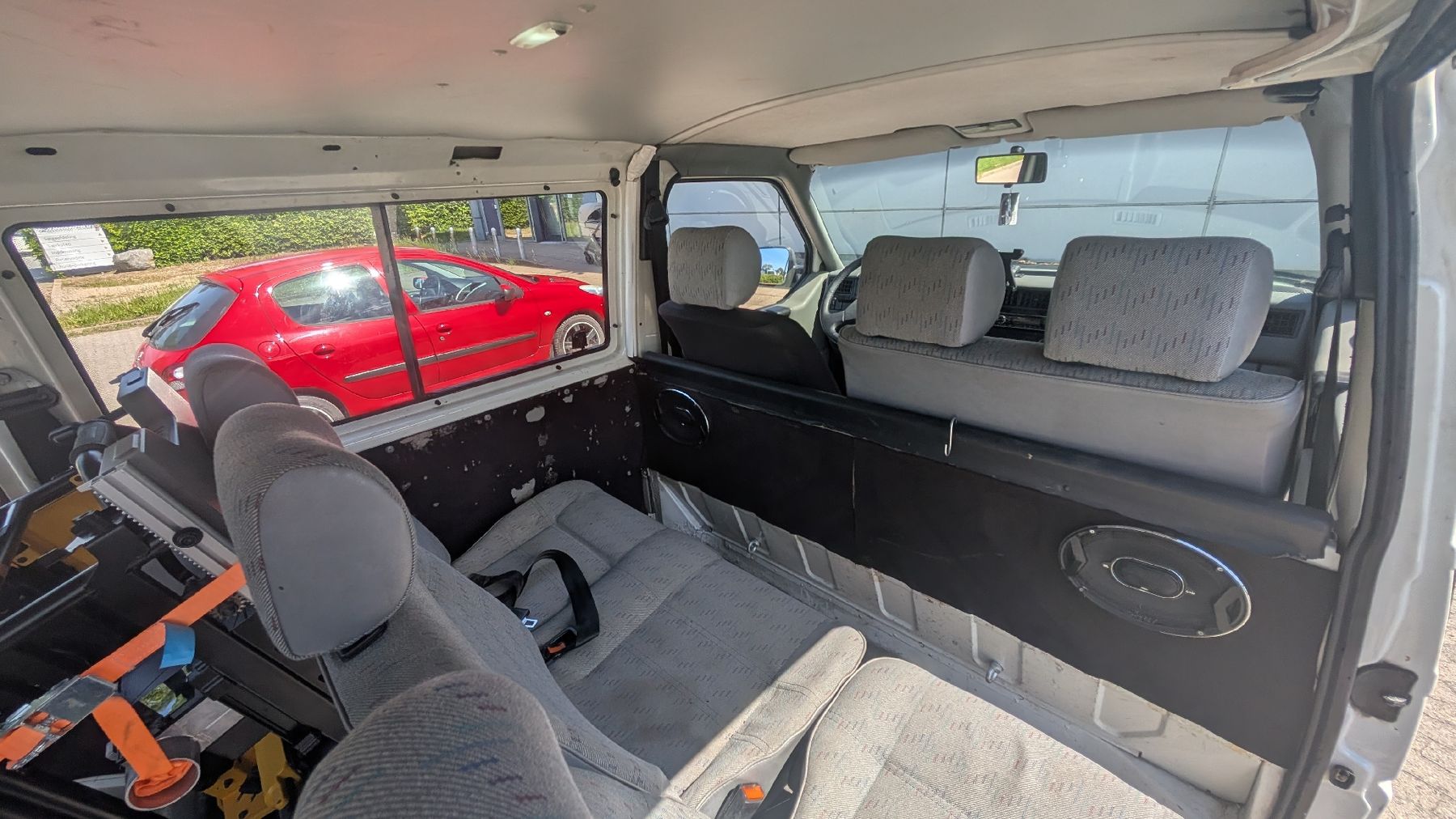 VW Automobili: VW T4 Bus Weiss Motorprobleme – Usato da Büsserach venduto da Saner_Holzbau 5