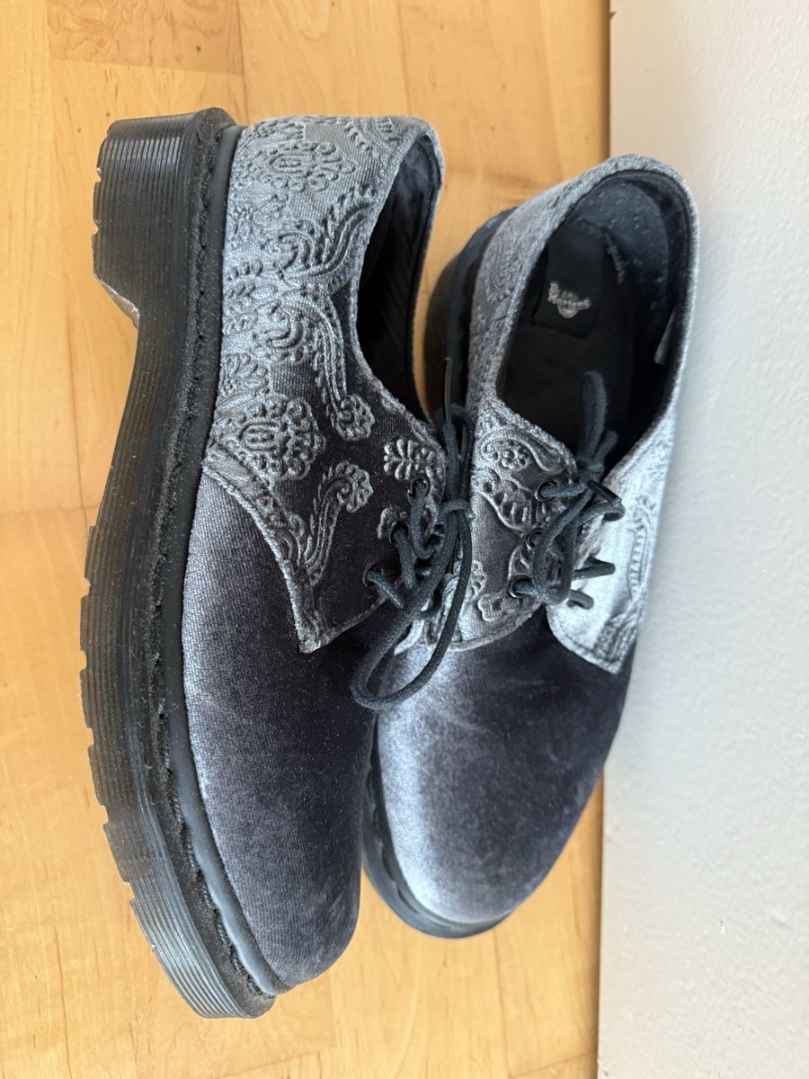 Dr. Martens Chaussures femmes: Dr. Martens Halbschuh Samt – Neuf (Voir description) à Bern par urs_jsz5 2