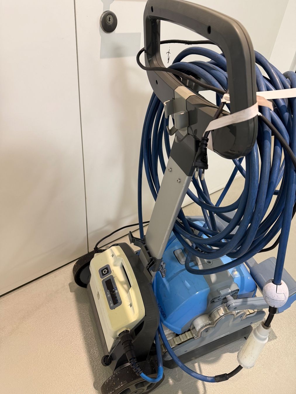 Dolphin Accessoires de piscine: Dolphin M500 Poolroboter – D'occasion à Kilchberg ZH par TanniTanni 1
