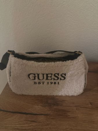 GUESS Teddy Lammfellimitat schwarz,weiss neuwertig!