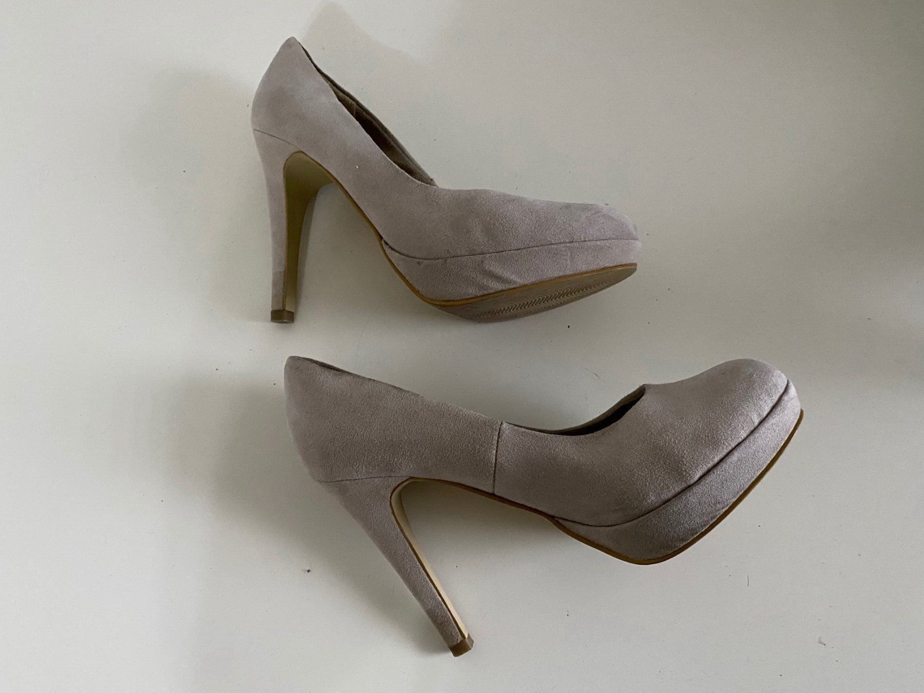 Damenschuhe: Damen Pumps – Gebraucht aus Lupfig von Pluribus