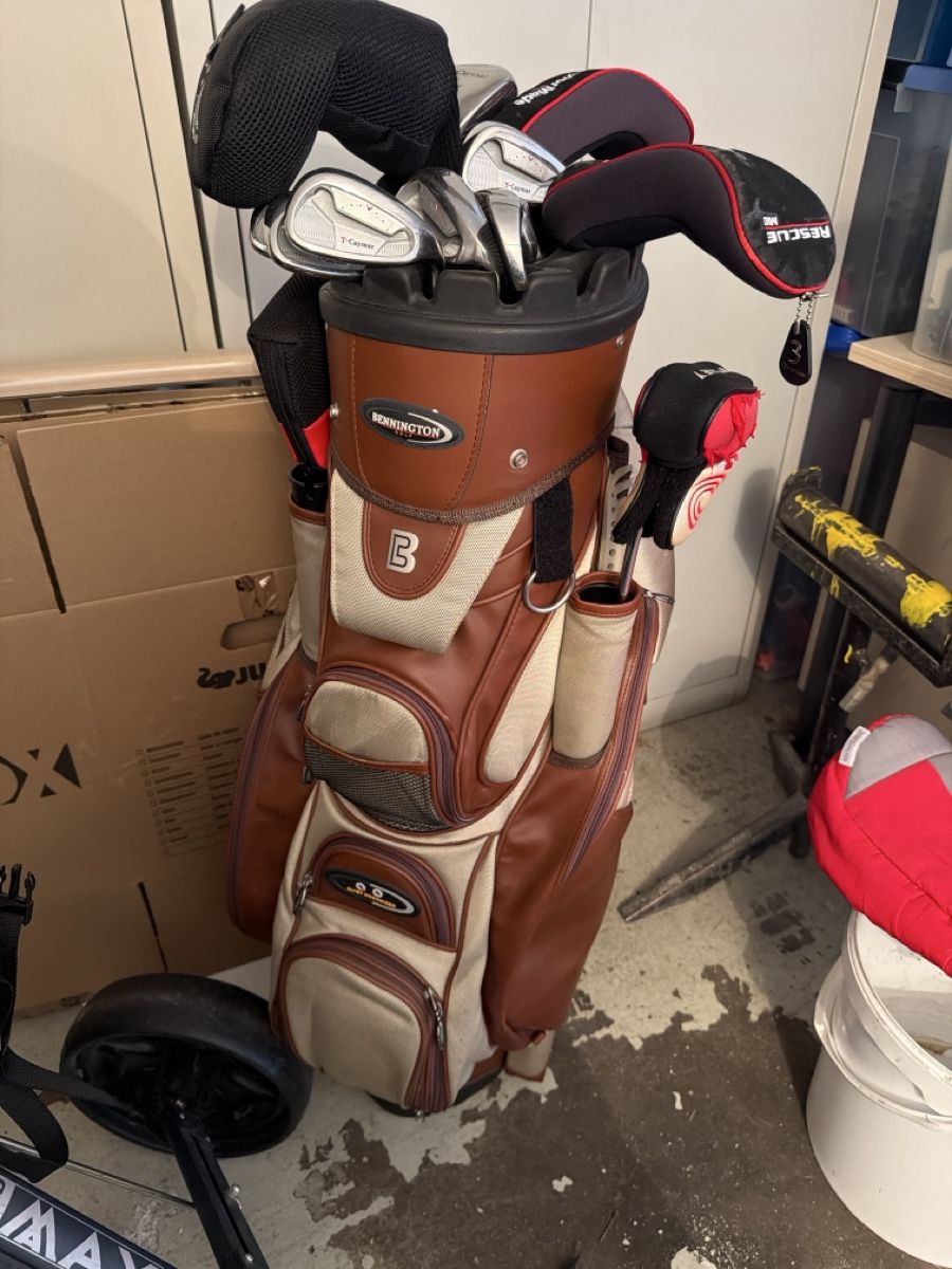 Taylor Made Mazze & Set: Golfschläger-Set mit Tasche und Roller – Usato da Glattbrugg venduto da Vintage94