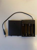 Batterie Akku Box schwarz 4xAA DC Klinken Stecker 5,5x2,1mm