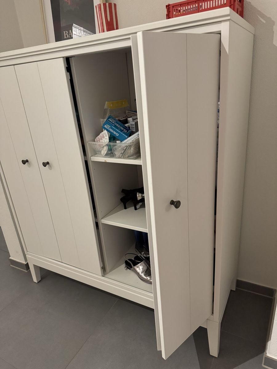 Ikea Armoires: White Cabinet Storage 121x47x135cm good condition – D'occasion à Basel par inn_cb26 2