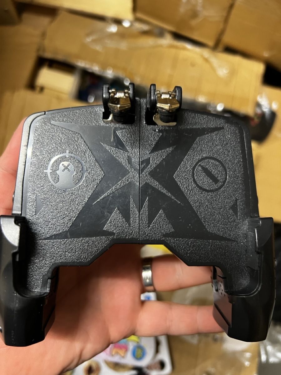 Controller: Neuwertiger Mobile Game Controller - Maximaler Spielspass! – Nuovo (secondo la descrizione) da Döttingen venduto da Swissquisite