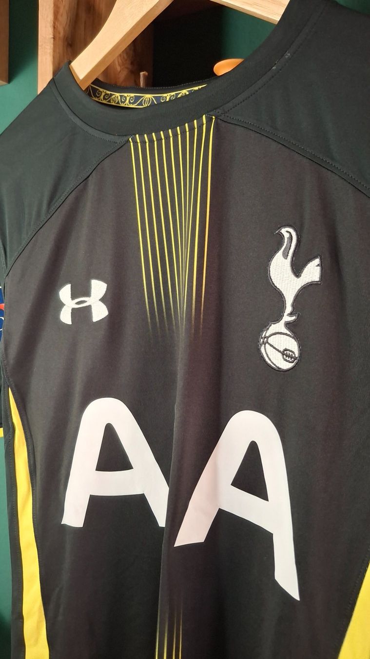 Under Armour Canottiere & Pantaloni: Tottenham maillot de football version pro – Usato da Yverdon-les-Bains venduto da flo_8fgr 1